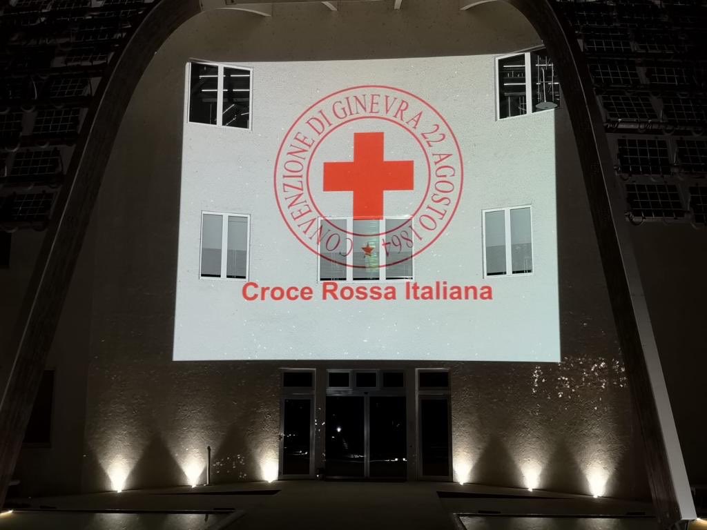 Kerakoll celebra la Giornata mondiale della <a href="/crocerossa/">Croce Rossa Italiana</a>. La bandiera di CRI proiettata sull’avveniristica sede del Centro Ricerche GreenLab presso <a href="/ComuneSassuolo/">Comune di Sassuolo</a> #kerakoll #crocerossa #crocerossaitaliana #iltempodellagentilezza