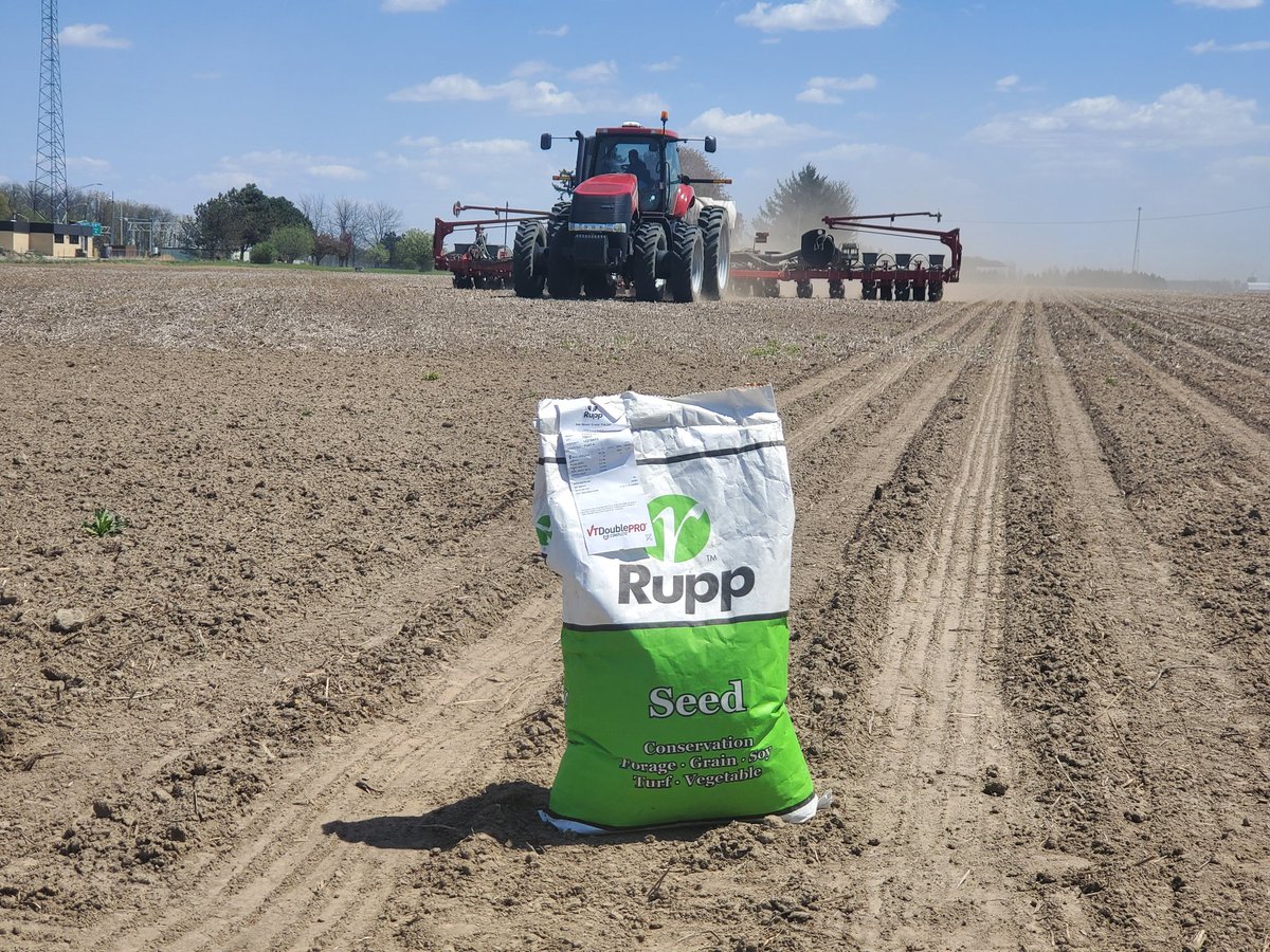 grimet's tweet photo. It was a day full of bags blowing away and dust in the eyes! But am very grateful for this weather to be able to get another great plot in! #ruppseed #plant2020 https://t.co/kRClVP8omH