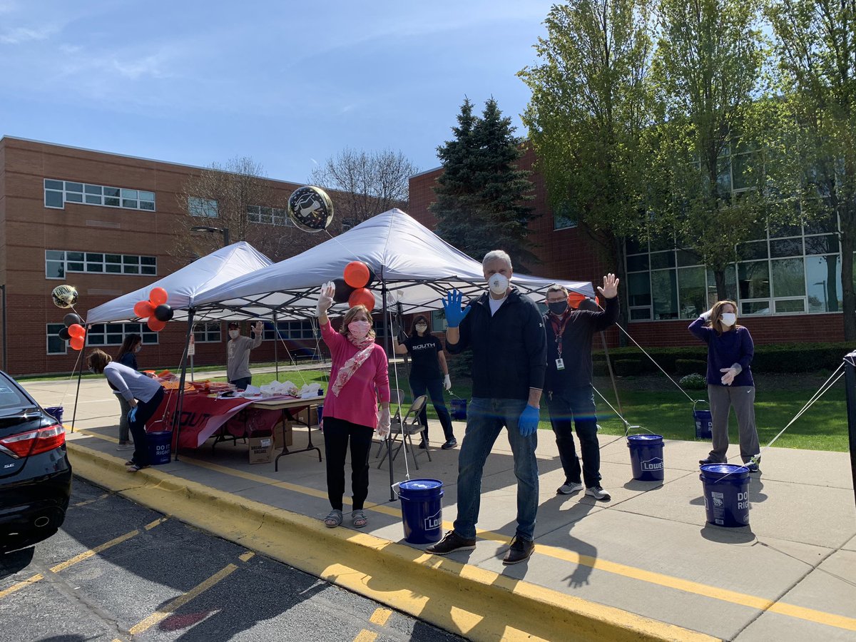 Happy Graduation Gown pick up day!   Congratulations to our 8th graders!   <a href="/AHSD25South/">South Middle School</a> <a href="/ahsd25/">ArlingtonHeightsSD25</a> #d25itspersonal