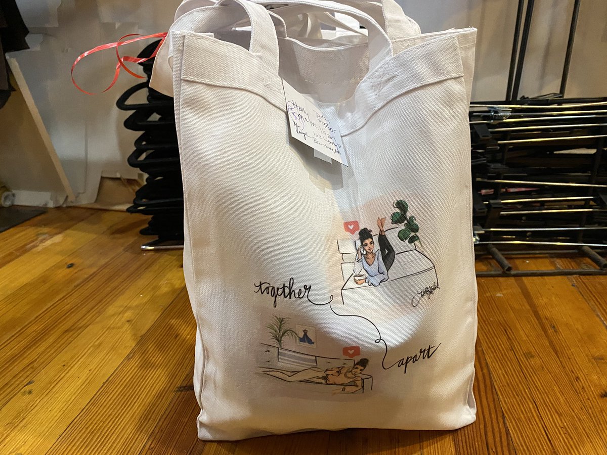 wbzSausville's tweet photo. Owners of @Coffeebreakcafe &amp;  @caryncornr in #Quincy pay local small businesses for items like candles, honey &amp; cookies, &amp; then make South Shore Survival Bags. Proceeds from bags go to front line workers &amp; local food pantry. 8 of the 11 businesses are women owned. @wbznewsradio https://t.co/COigzIoiTW