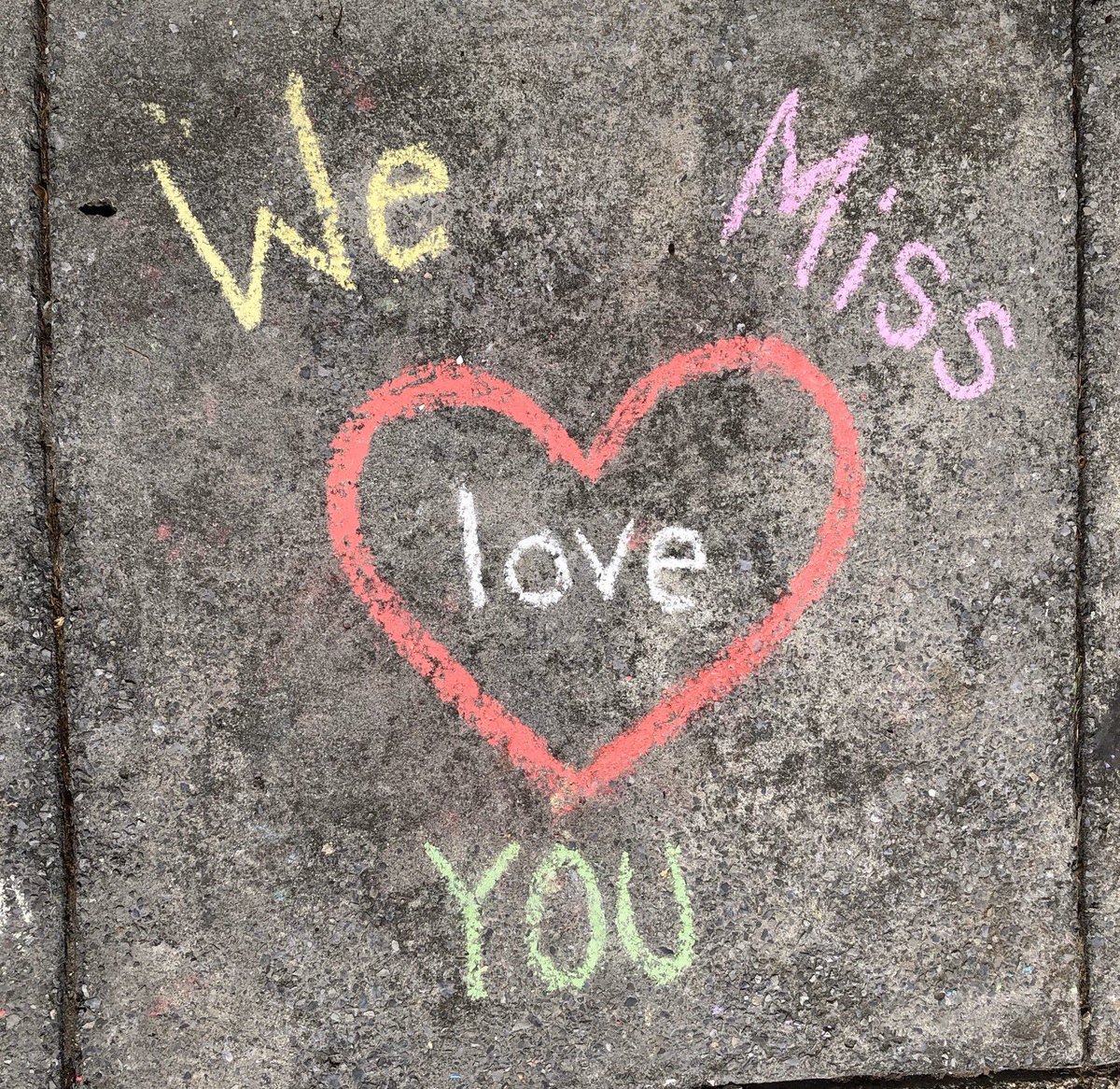 MrsBaroneSE's tweet photo. Feeling special even though we aren’t together!! I love our Sussex families! ❤️ #TeacherAppreciationWeek @PtaSussex @jesslynnharri @MissLinsey1 https://t.co/S6rfqYkh55