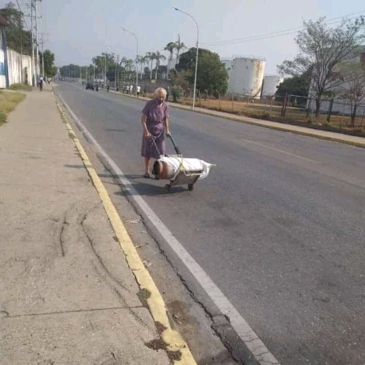 TuCabudare's tweet photo. Venezuela me duele. https://t.co/gaAzR5wyFX