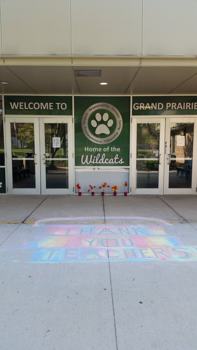 d202schools's tweet photo. Happy #NationalTeacherAppreciationWeek #GrandPrairieES teachers, staff. #202proud #psd202strong https://t.co/TYyVKJ7cUp