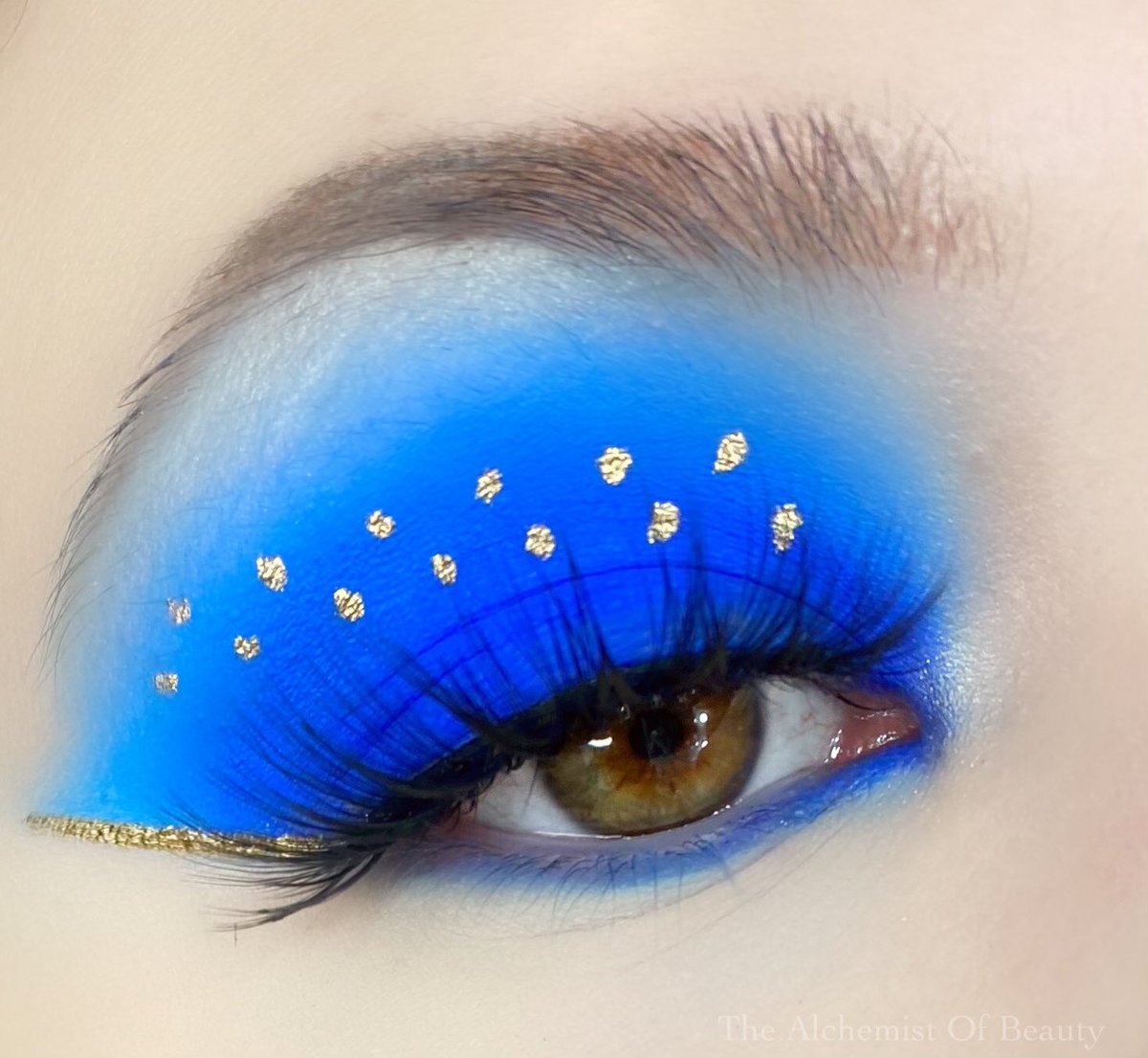 JenTheAlchemist's tweet photo. ✨The Eta Aquarids (meteor shower) peaked this week.... and this quick look I did reminded me of that because it looks like the night sky... 💫⭐️💫⭐️ #makeupartist #mua https://t.co/JgAu2QBGgh