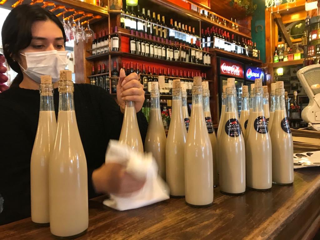LaFlordeChile's tweet photo. Amigos, hoy jueves, vienes y sábado: cocina abierta hasta las 21 horas. Pedidos 322689554 te lo llevamos a la casa. Ahora saliendo el colemono https://t.co/lQuJaaGVes