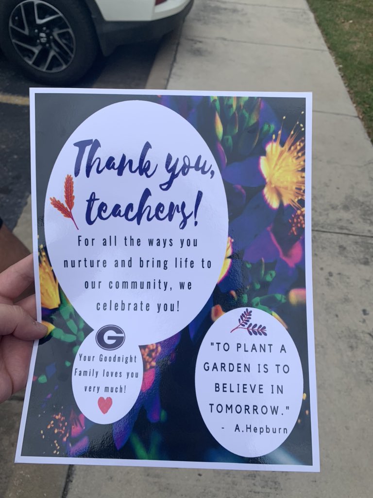 msfloresart's tweet photo. so blessed to be visited by the wonderful administrators of @GoodnightSMCISD !!! Definitely the warmth that I’ve needed I will cherish this moment forever ! Thank you thank you thank you @educategalore https://t.co/u7xB548eZE