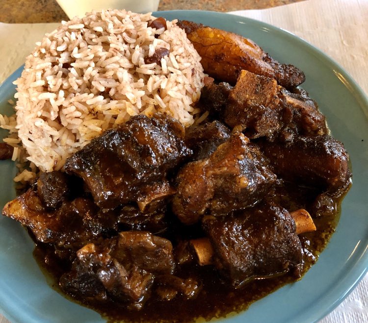 jpeg_K3's tweet photo. Oxtail over curry goat any day 🇯🇲💪🏽 https://t.co/e5qZUzFuYr
