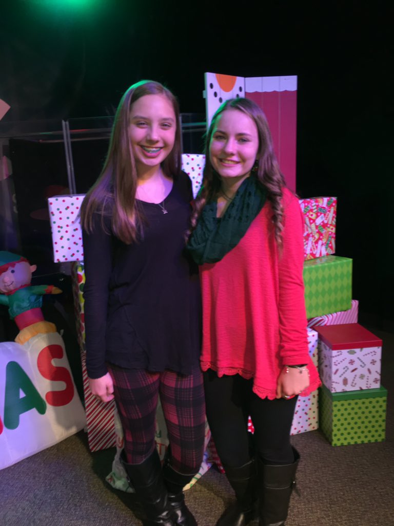 reaganwellss's tweet photo. time travel thursday! me and @Kerri09564061 in 8th grade 🤩 https://t.co/1eN9e6PteU