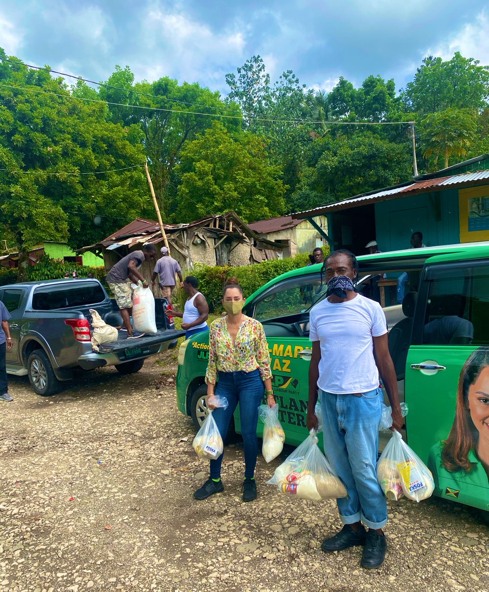 annmarievazja's tweet photo. Today’s #Carepackage delivery took us to #MooreTown #CornwalBarracks #GingerHouse #ComfortCastle #MillBank & #TomsHope. We also delivered some well needed fertilizer to our farmers. #ActionTeam #ActionAnn #EastPortland 🇯🇲🙏🏼❤️ https://t.co/0A9WdgSXEY
