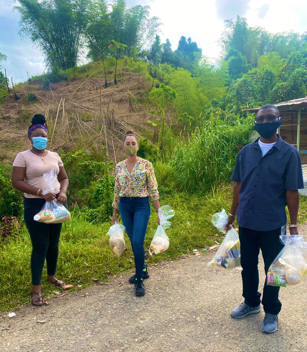 annmarievazja's tweet photo. Today’s #Carepackage delivery took us to #MooreTown #CornwalBarracks #GingerHouse #ComfortCastle #MillBank & #TomsHope. We also delivered some well needed fertilizer to our farmers. #ActionTeam #ActionAnn #EastPortland 🇯🇲🙏🏼❤️ https://t.co/0A9WdgSXEY