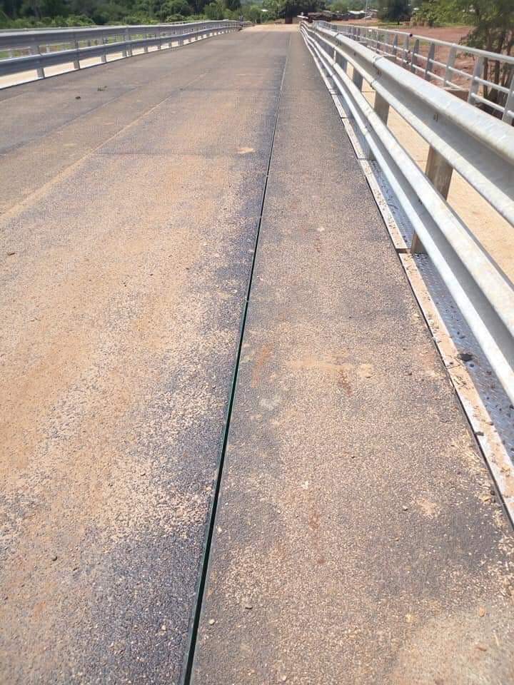 DRhdp's tweet photo. LE PONT DE #DOUAGUE EST OUVERT !
Débutés en Mai 2019, le pont de DOUAGUE est fini après une année de travaux intenses. Cet ouvrage financé par l'Etat de CIV, relie deux départements, #Kouibly et #Facobly par les sous préfectures de #Ouyably-Gnondrou et de #Semien.
#DRHDP🇨🇮 https://t.co/Mekb8j7gUQ