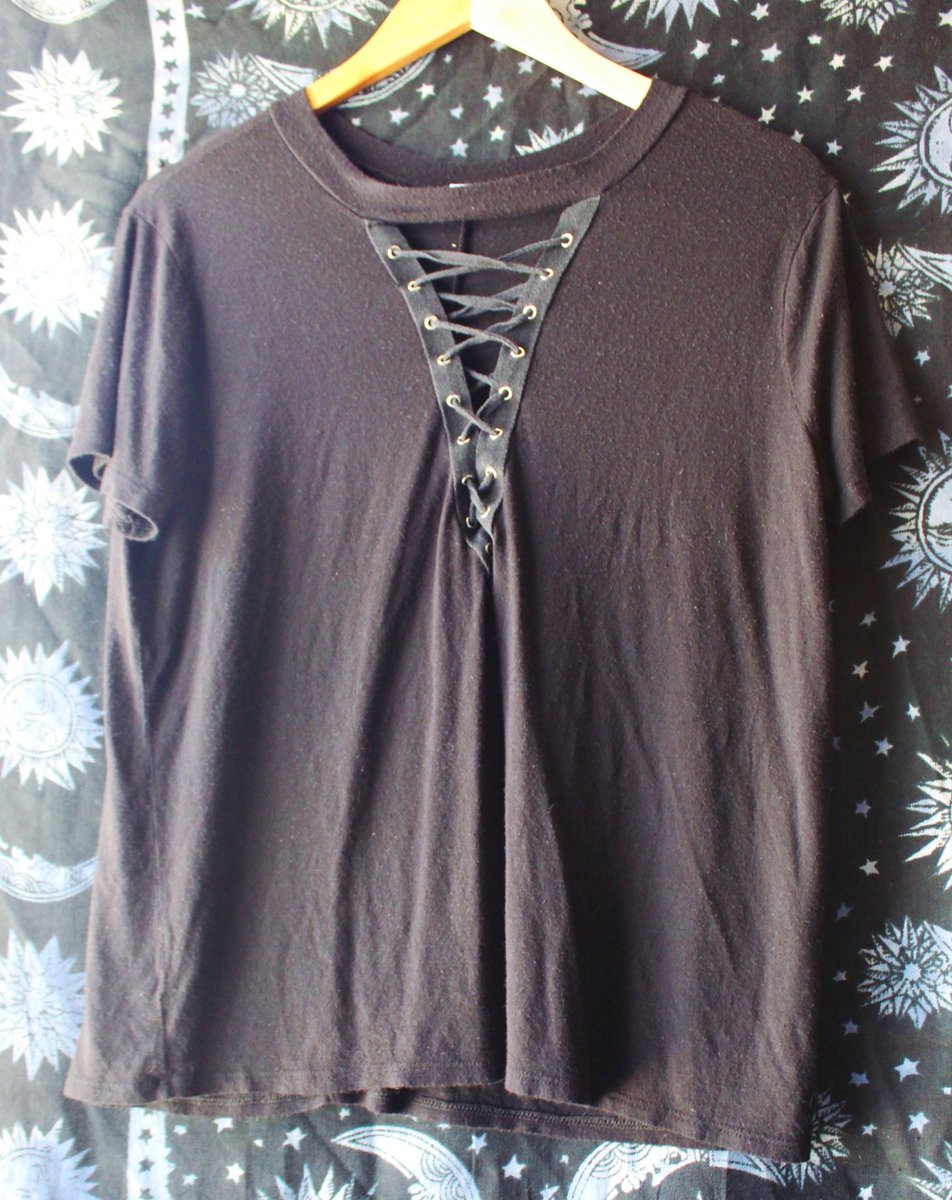 SierraRSons's tweet photo. just listed more cute clothes items! 💙 sizes range from S-XL, hurry before your favorites are all gone👇🏼 
https://t.co/OOAMaPtahU https://t.co/zArD2mEz7s