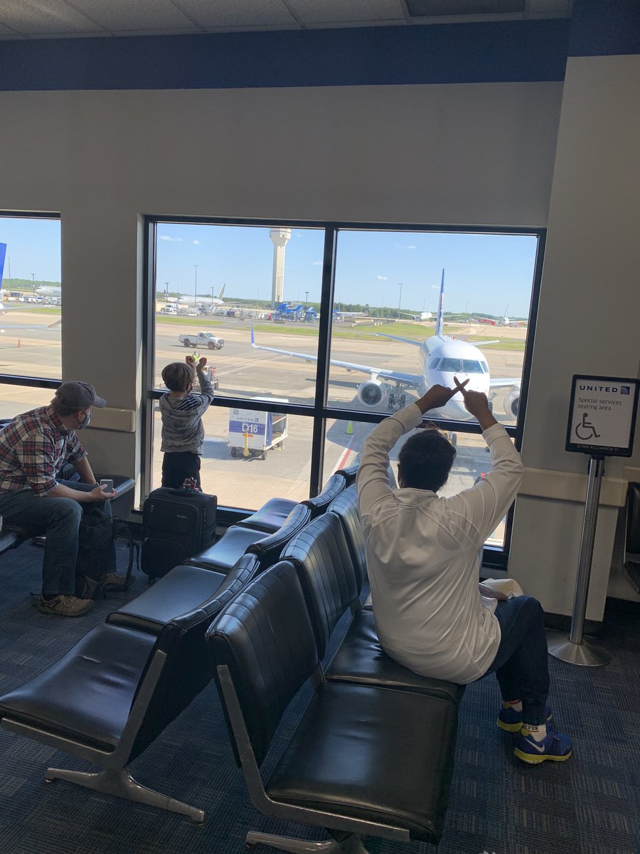 wingualker's tweet photo. @BUZZBEAA inspiring the next generation of aviation professionals @Dulles_Airport. Well done young man. @weareunited https://t.co/vkKuHn3o2N