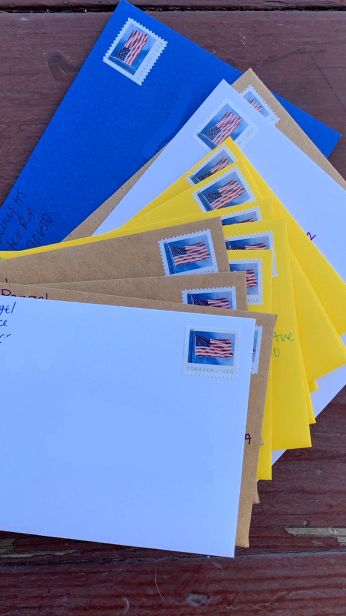 I am grateful for my friends! To show my gratitude I mailed them a little note 📬 #ThankfulThursday #CA4StudentWellness