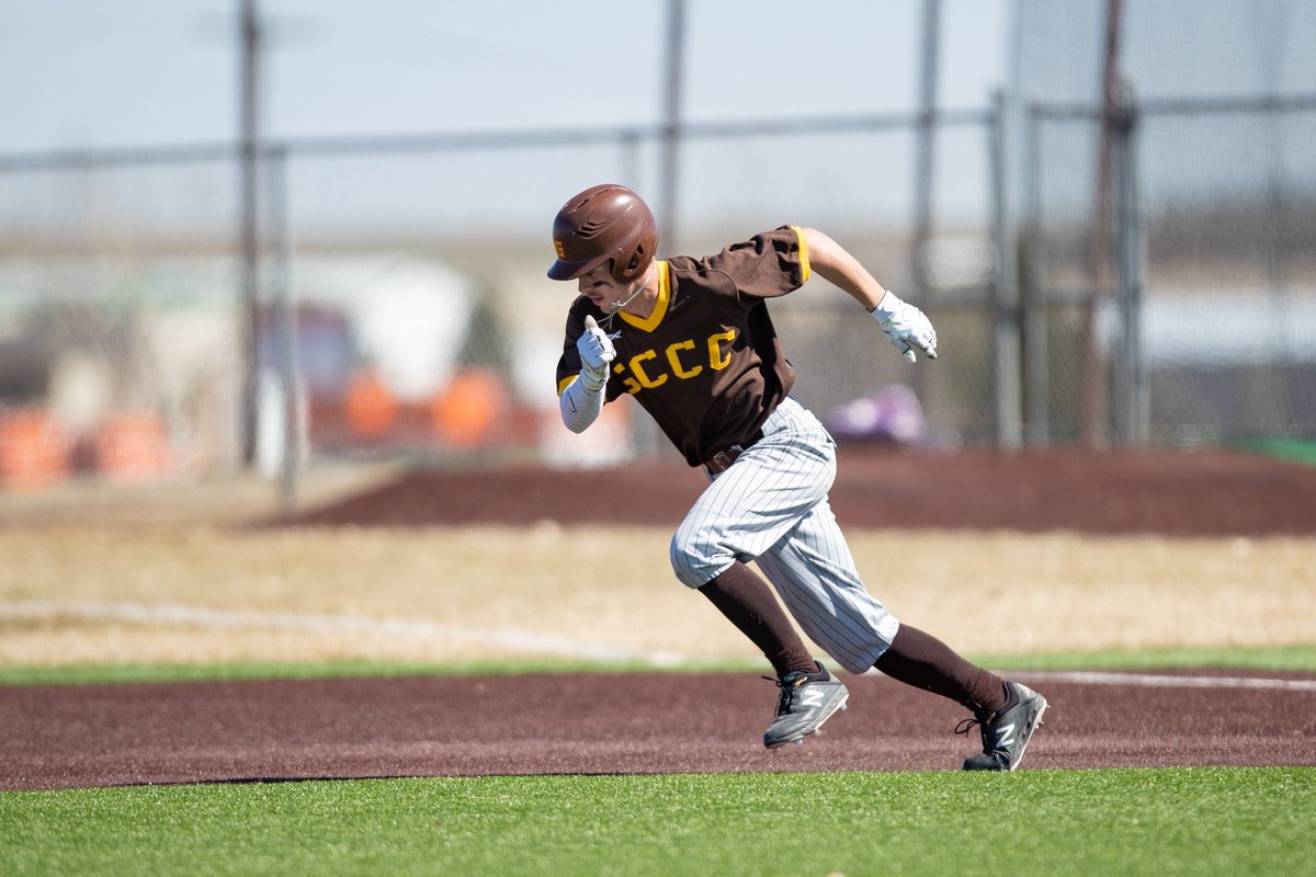 finley_dakota's tweet photo. I’m excited to announce that I am furthering my academic and baseball career at the University of Mary. Thank you to all the coaches and family that got me to where I am, especially Garden for making this possible. @Busterbaseball @UmaryBaseball https://t.co/8qO4LBddvq