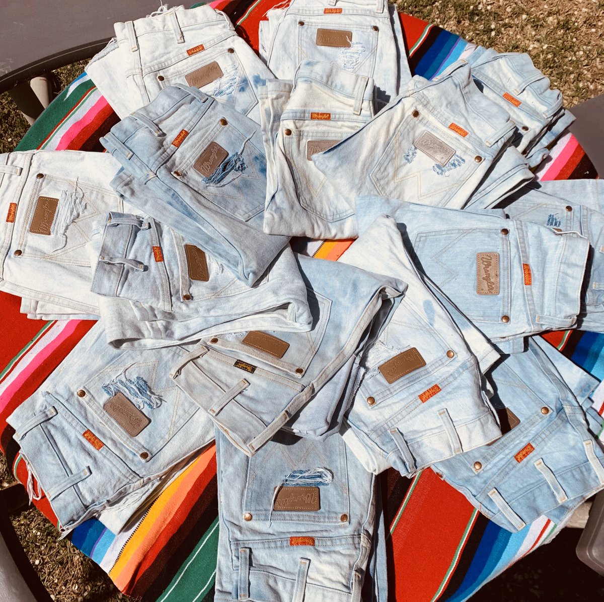 bleachedbfly's tweet photo. Hit up @bleachedbutterfly on insta to snag a pair😍🦋 https://t.co/UgSlrMDmte