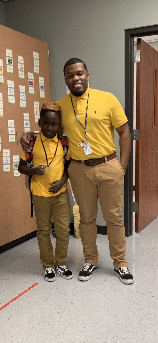 MrOdom14's tweet photo. #ThrowbackThursday I wish I would’ve taken picture of my first day teaching, but nevertheless I’m glad to have experienced my first year with such amazing students, that on the first day were so comfortable with me, and constantly bring a smile to my face. https://t.co/rcZtcsgw6t