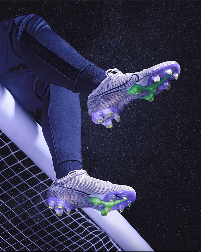 WrldSoccerShop's tweet photo. ❗Giveaway❗

Football returns tomorrow! @bluewingsfc vs @Jeonbuk_hyundai in the K league live on @Copa90's Youtube channel.

We will give away a pair of Nike Superfly (10)!

����Rules🚨
1. RT &amp; Follow
2. Guess the Score of the match &amp; tag a friend
3. Entries close at kickoff https://t.co/Kws2zg06H9