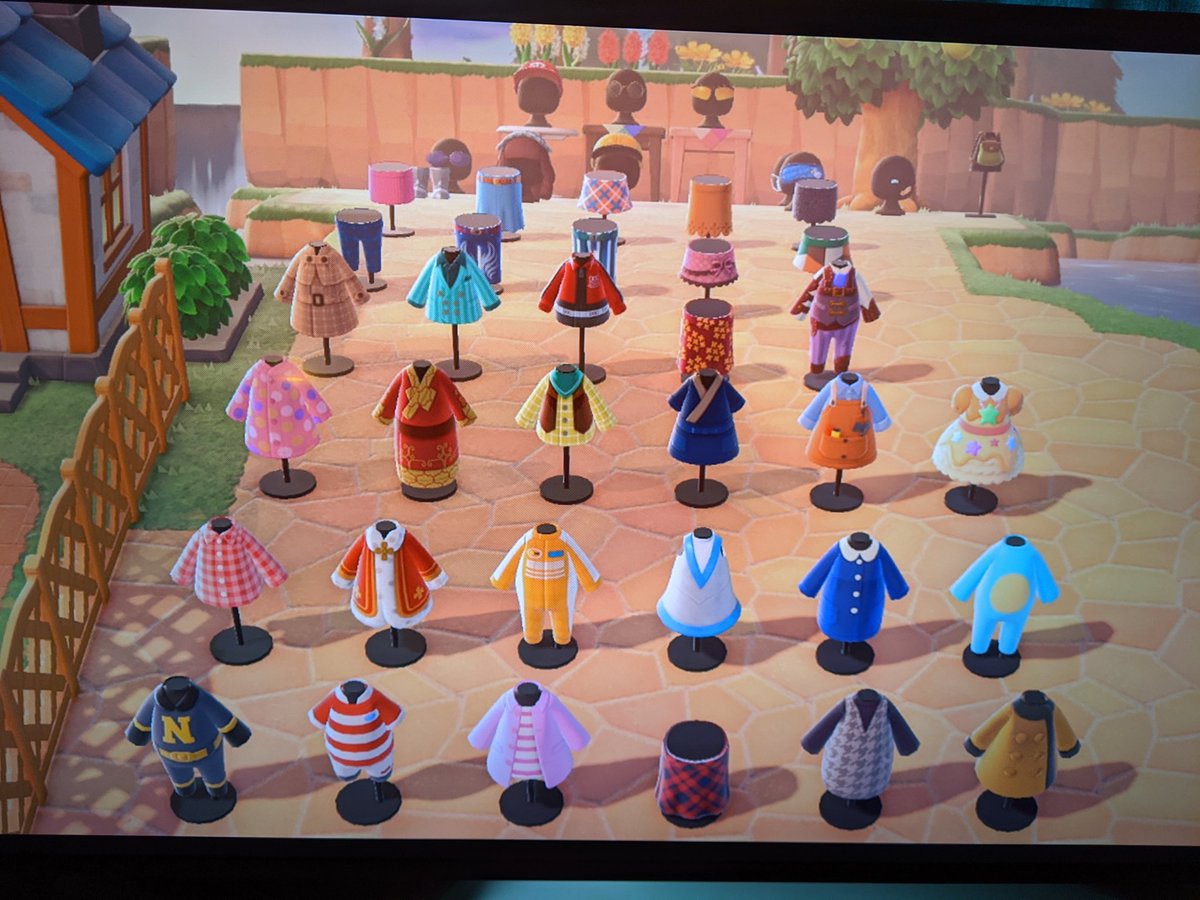Midicrossings9's tweet photo. New items have been posted! Shoot me a DM if you're interested in anything! I have a lot in storage so let me know if you're looking for something in particular! #DodoCode #AnimalCrossingNewHorizon #dodocodes #AnimalCrossingtrade https://t.co/R1cKMZp1w6