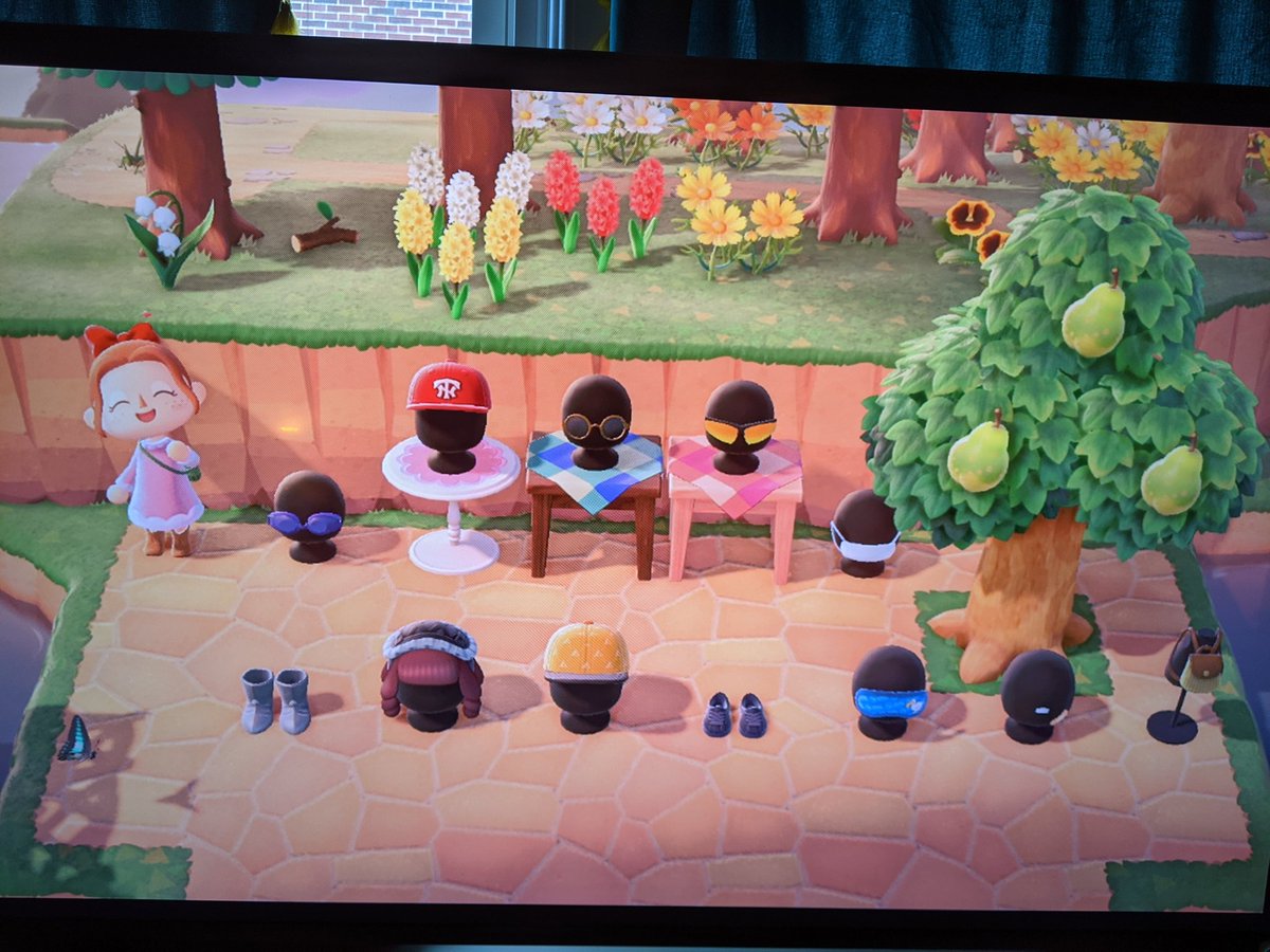 Midicrossings9's tweet photo. New items have been posted! Shoot me a DM if you're interested in anything! I have a lot in storage so let me know if you're looking for something in particular! #DodoCode #AnimalCrossingNewHorizon #dodocodes #AnimalCrossingtrade https://t.co/R1cKMZp1w6