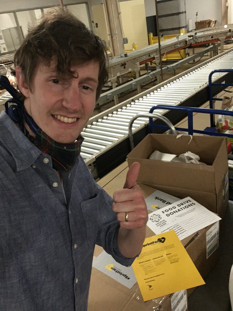 Erika_Pojas's tweet photo. Blessed to give back to the community through #Sprint. The Greater Chicago Food Depository appreciates our #SprintFam! https://t.co/8TkLHn0GD8
