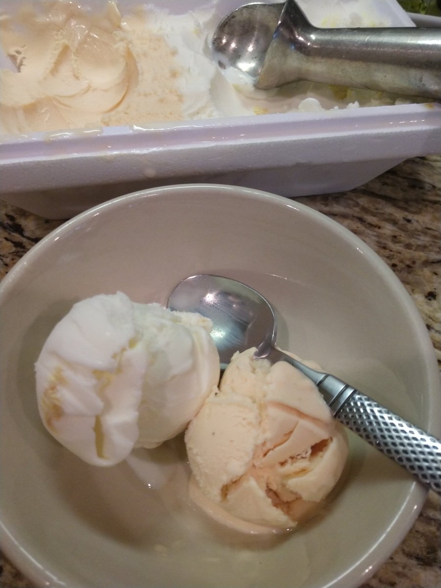 Be_U_Nique00's tweet photo. It's a skip dinner and go directly to dessert kind of day. There isn't anything better than @ildolcegelato when you need a little something sweet. YUM!! 🍨#gelato #dessert #skipdinner https://t.co/IEAVpB7at0