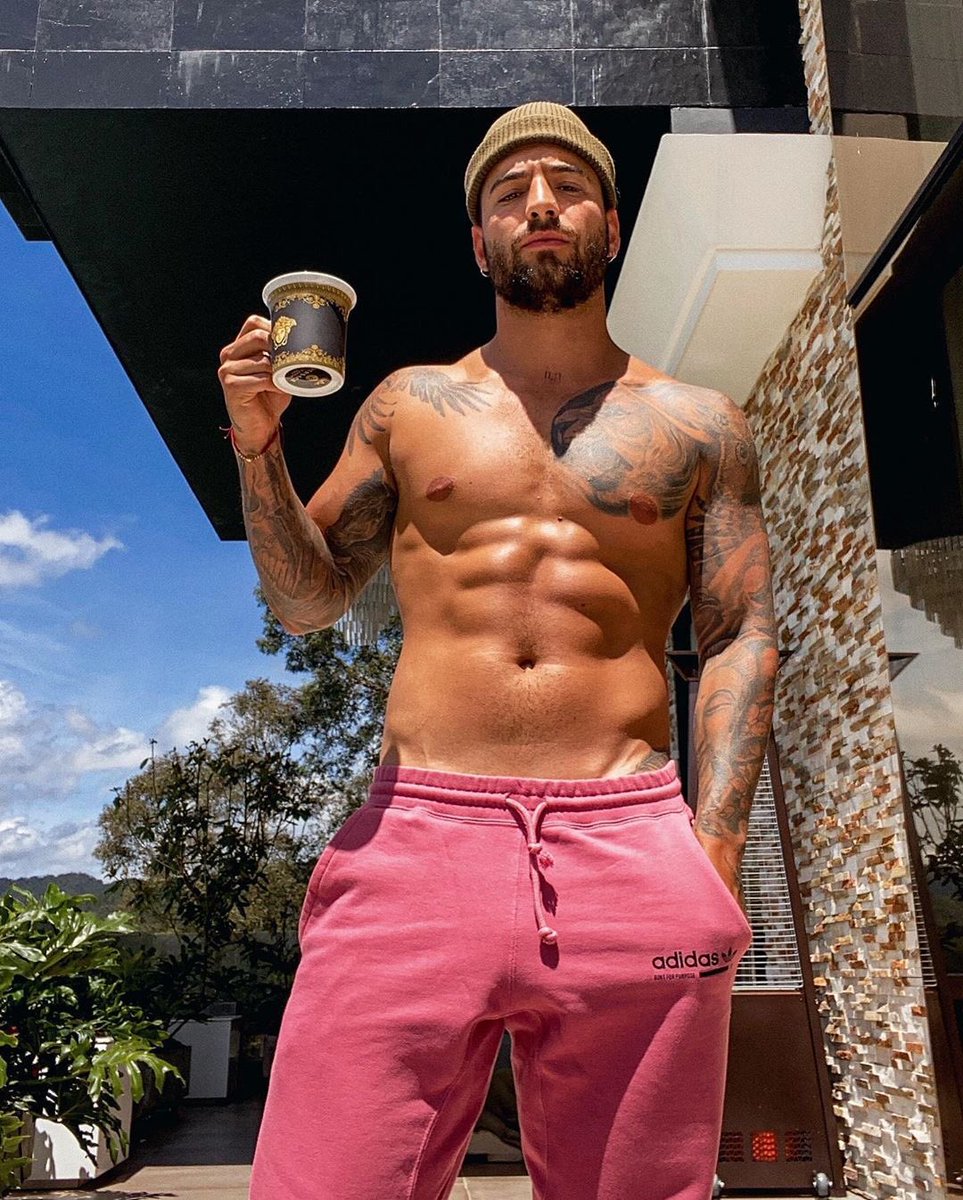 leonizboy's tweet photo. Extraño tanto la playa que decidí vestirme como si estuviera en ella. https://t.co/ryNh4G6IDC