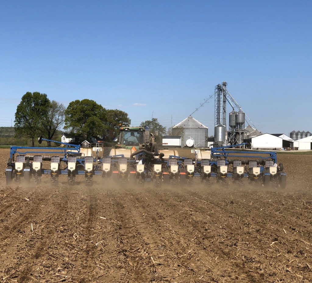 Wonderful day to put a plot in with <a href="/BFALLC/">Matt Bell</a> and @jennycox33. <a href="/PioneerSeeds/">Pioneer Seeds U.S.</a>, <a href="/pivotbio/">Pivot Bio</a>, <a href="/LowMu_Tech/">LowMu Tech</a> and #Tripidity all made appearances. Only missing the <a href="/WoodfordReserve/">Woodford Reserve</a> post drink.