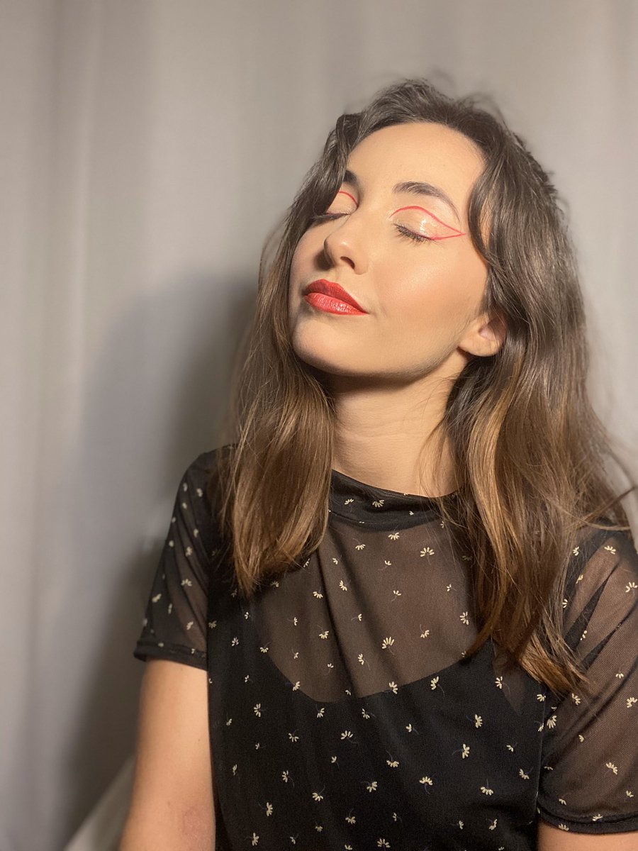 Gaiabrnt's tweet photo. Bon bah vu que je n’ai plus de taff à cause du confinement, j’ai plus de modèles donc je me maquille sur moi même 💄 et je me suis lancée sur IGTV mdr donc venez voir 🍒 
Mon IG: 🤪  https://t.co/HdbHy0w5pX https://t.co/BKaNVz8cj6