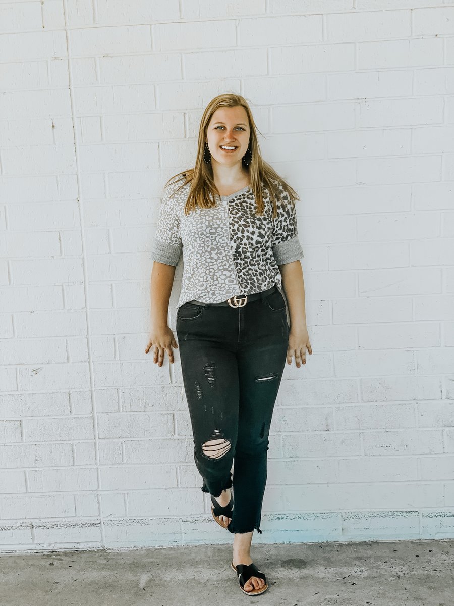 goshopcheeky's tweet photo. livin' our best life in this cheetah print colorblock top 😍 shop online and get free shipping 📱⚡

-
-
-
#followbackinstantly #likeforlikes #like #follow #like4likes #likeforfollow #follow4followback #followforfollowback #insta #fashion https://t.co/axbTL3Uifc