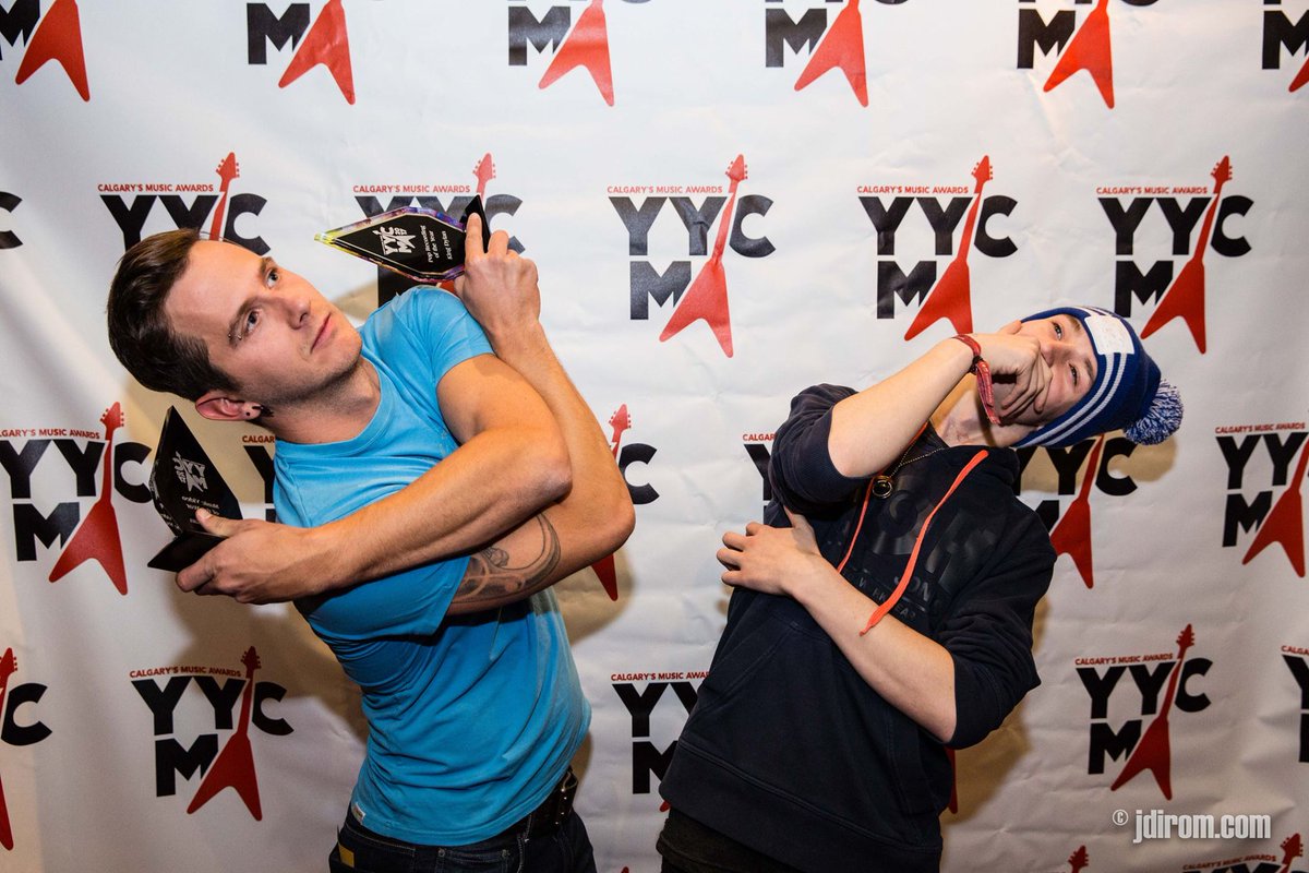 YYC_MusicAwards's tweet photo. #TBT @theRealKingDyl &amp; #YYCMA2016 winner, @SirZachTaylor getting their vogue on at #YYCMA2017 Get your #YYCMA2020 memories. Submit now! #YYCMAmemories #yycmusic #calgarymusic #yycbuzz #calgarybuzz #calgarynow #liveyyc #calgaryism #calgaryarts #submitnow Photo by @paininc https://t.co/fdqUUVCeBZ