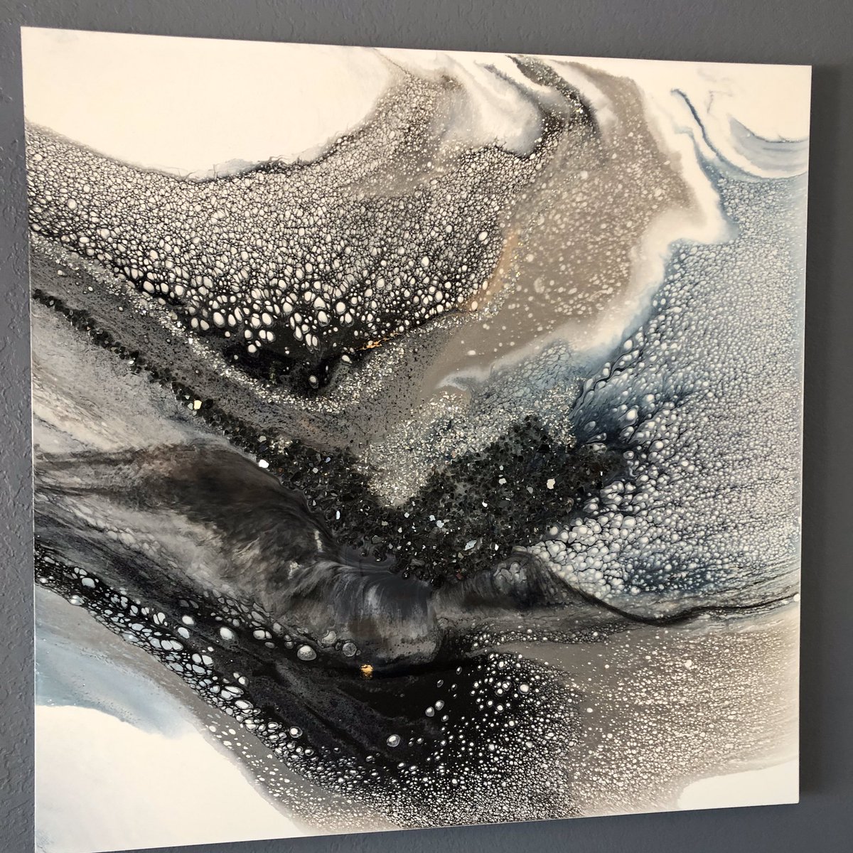 Install 48” x 48”  #fluidpainting #fluidart #painting #art #artist #fluid #flow #flowing #acrylic #acrylicart #abstract #abstractart #abstractpainting #color #colour #colourful #contemporaryart  #fluidpainter