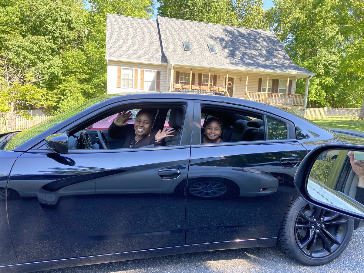 JGoodwin09's tweet photo. Shared our love and appreciation for our teachers today! Mrs. Shafer’s class had their own parade! Bonus to get to wave at friends! 💕☀️🚙🚗🚐 @Karen_Shafer67 @Shafer4YC_Dist1 @Principal_THop @KatieGaylord1 @AmberKazzie https://t.co/fblFRb6vIn