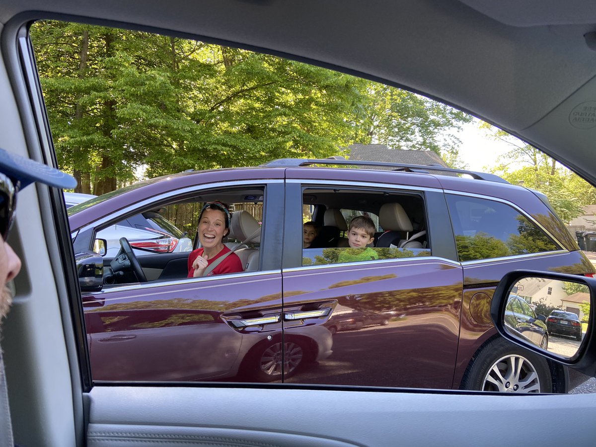 JGoodwin09's tweet photo. Shared our love and appreciation for our teachers today! Mrs. Shafer’s class had their own parade! Bonus to get to wave at friends! 💕☀️🚙🚗🚐 @Karen_Shafer67 @Shafer4YC_Dist1 @Principal_THop @KatieGaylord1 @AmberKazzie https://t.co/fblFRb6vIn