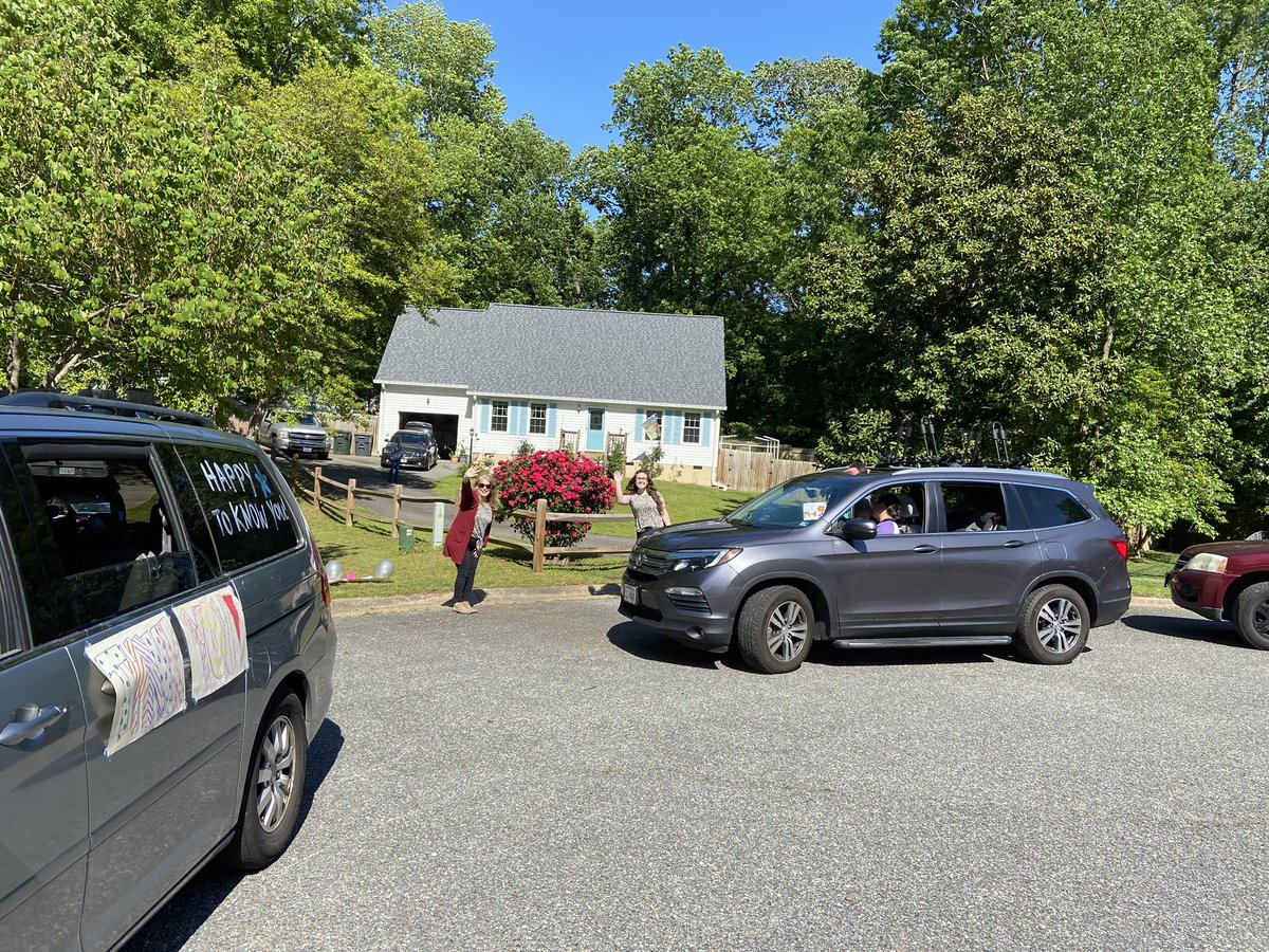 JGoodwin09's tweet photo. Shared our love and appreciation for our teachers today! Mrs. Shafer’s class had their own parade! Bonus to get to wave at friends! 💕☀️🚙🚗🚐 @Karen_Shafer67 @Shafer4YC_Dist1 @Principal_THop @KatieGaylord1 @AmberKazzie https://t.co/fblFRb6vIn