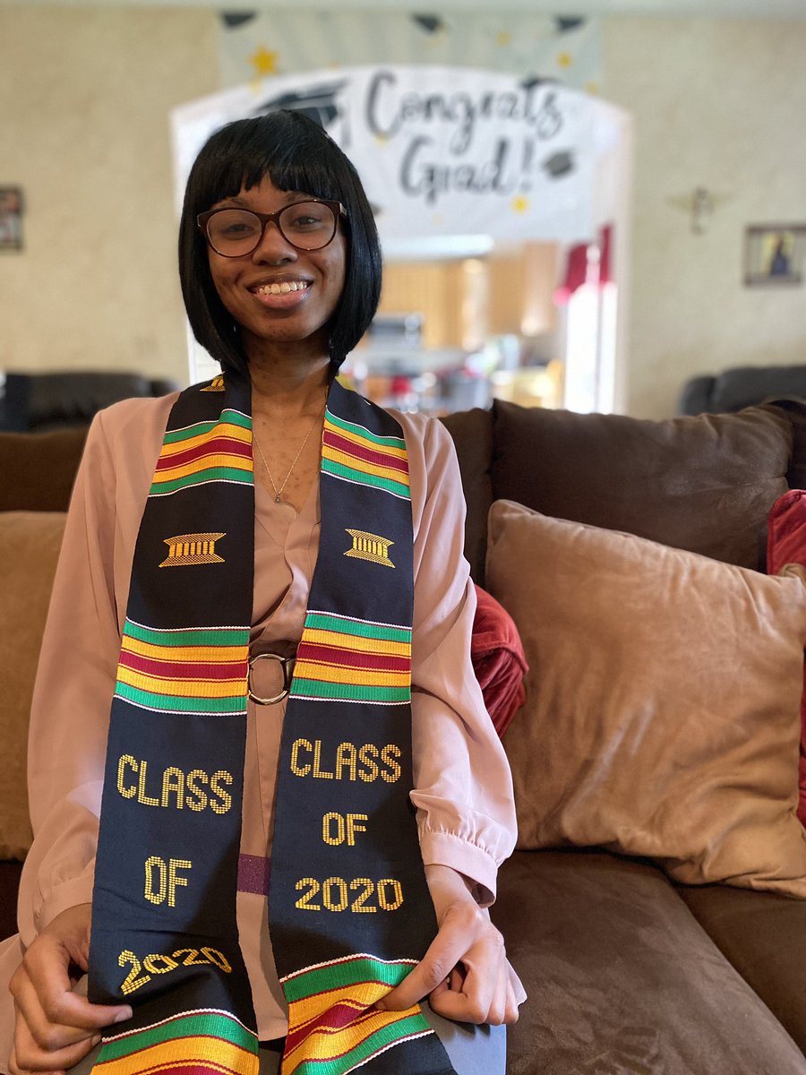 CourtneaYasmine's tweet photo. Virtual Karamu celebration for my baby sis 
CAMBRIA BARKELY @femmeadjacent 👩🏾‍🎓 #ksukaramu @smkentstate #smckentstate #flashesforever https://t.co/KAapPweZml