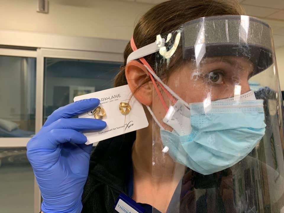 MelCorrea_HOU's tweet photo. Have you hear of #ProjectSparkle✨

A sparkly set of earrings are donated to deserving healthcare workers.

This #NursesWeek2020, Houstonians are using the project to brighten the day of so many.

On #khou11 at 6, how you can help! https://t.co/qtJZIfCvCF