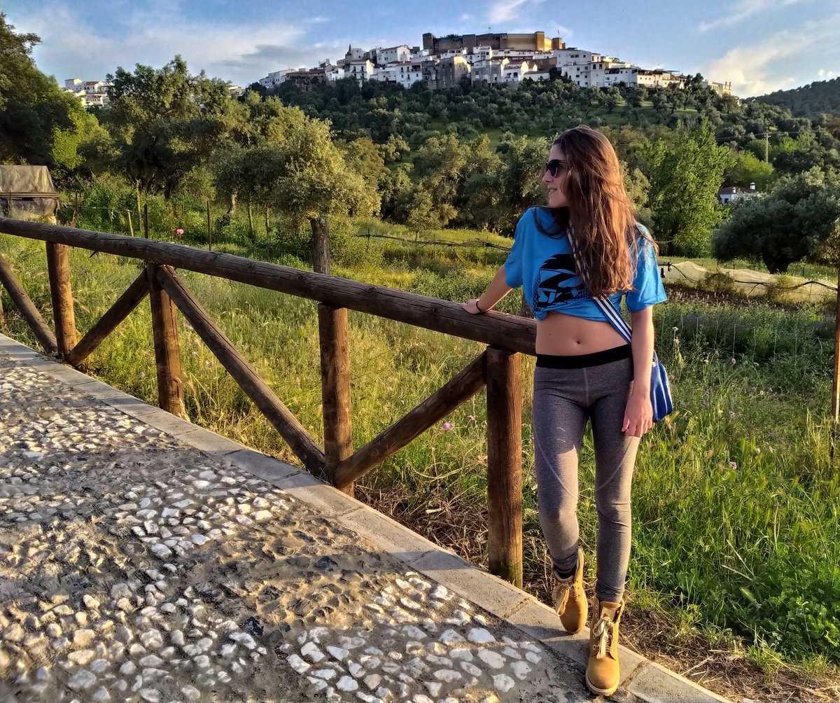 CaprichoDeRubia's tweet photo. 7 kms 💪🏼
Seguimos poniéndonos en forma con estas preciosas vistas de nuestro pueblo.
#ejercicio #aponerseenforma https://t.co/8GZj0jQoUY