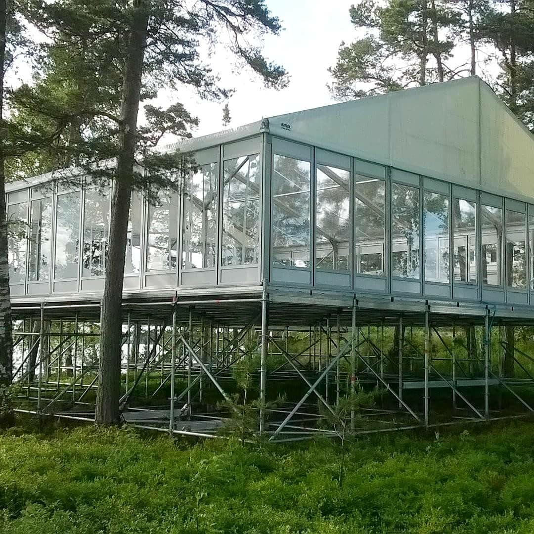 LosbergerUS's tweet photo. Elevate your way of thinking.. 
🌳⛺

#tbt #tents #structure #tenting #tentpros #eventprofs #clearspan #cleartent #elevated #elevatedflooring #TentManufacturers #LosbergerDeBoer https://t.co/tloqwwf83p