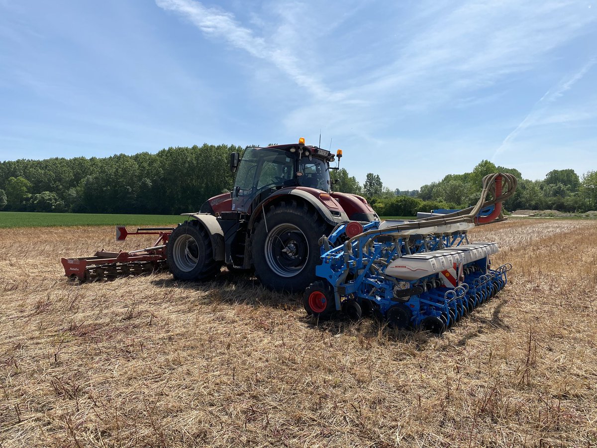 agriaube86's tweet photo. Semis de soja en sd au programme de la journée, couvert seigle forestier, phacélie @GroupeSoufflet  @MonosemOfficiel #techmagri #A2C https://t.co/b5YNiBwCMa