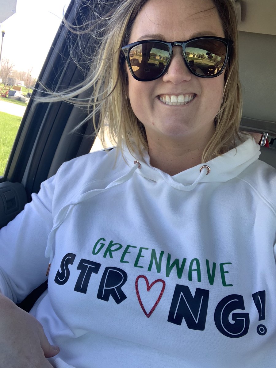MrsHangsleben's tweet photo. Ready for the EGF Staff Parade 💚🖤 #GreenwaveStrong #EGFPride #ThisIsHowWeWAVE https://t.co/uzDM9mUIP1