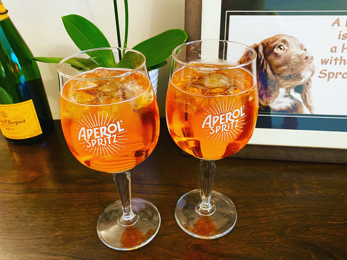 I’m sure it’s tastes so much better out the real glass. Thanks @BarThornwood for my speedy delivery 🤩