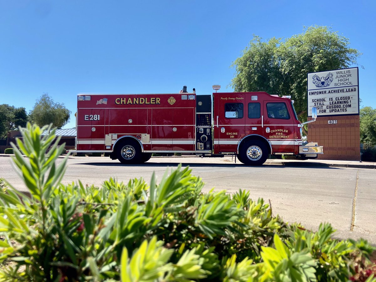 ChandlerFire's tweet photo. With schools being closed, our crews wanted to show how much they appreciate the work teachers do. They stopped by many of our @CUSD schools and took a picture as a way of showing how much we value all that you do! #teacherappreciation #thankyou #chandlerschools #stayhomeaz https://t.co/OyGXZ4enNz