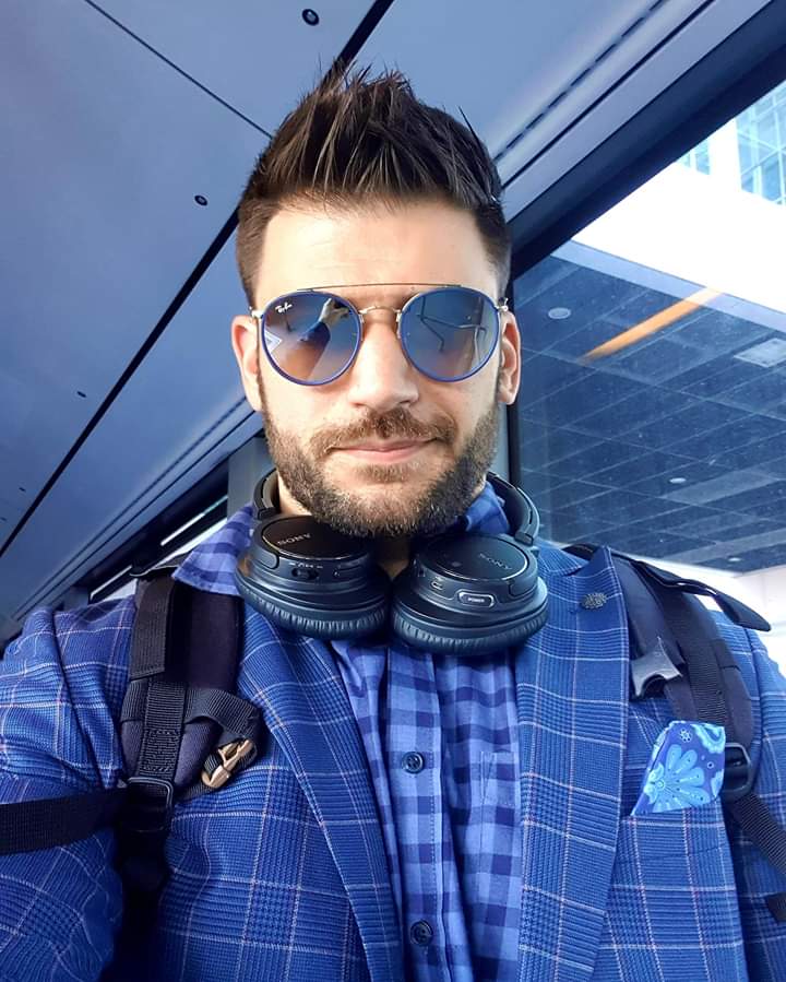 ProfessorDum's tweet photo. Vontade de voar na vassoura do Vitor Krum, né minha filha? https://t.co/NMTiSX826q