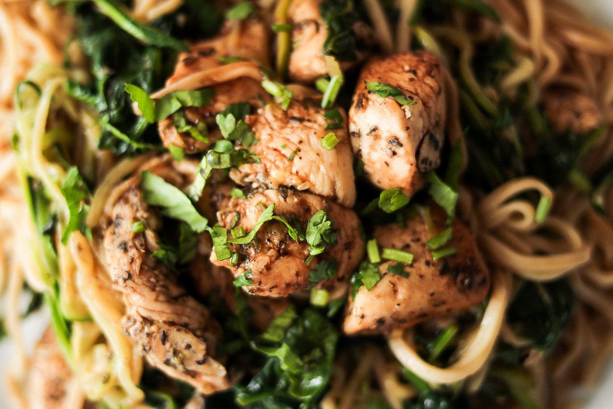 ladydelilah39's tweet photo. Chicken and Zucchini Noodles 😋
#thursdayvibes #LockdownFood #cookwithdelilah #cook #Cooking #cookingathome #goodfood #Foodie #foodbloggers #healthydinner #yummyfood #yummymummy #tiktokfun #BBCBreakfast #frenchcook https://t.co/0g2u81DSi9