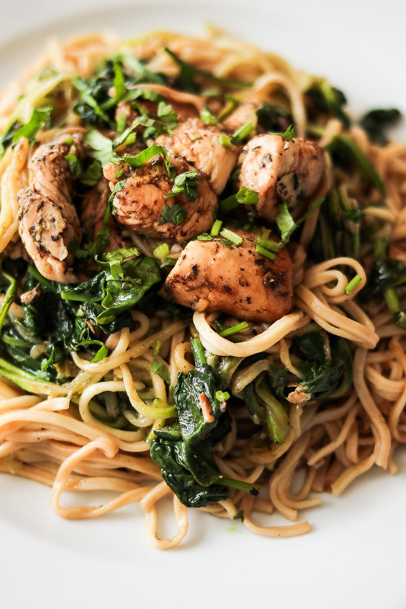 ladydelilah39's tweet photo. Chicken and Zucchini Noodles 😋
#thursdayvibes #LockdownFood #cookwithdelilah #cook #Cooking #cookingathome #goodfood #Foodie #foodbloggers #healthydinner #yummyfood #yummymummy #tiktokfun #BBCBreakfast #frenchcook https://t.co/0g2u81DSi9