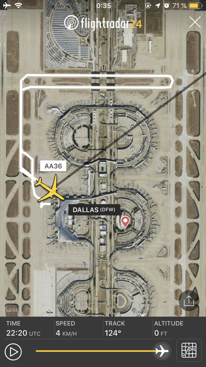 avionizados's tweet photo. Esta noche iba a salir el primer vuelo de American Airlines entre Dallas y Madrid, pero ha vuelto a la puerta de embarque por razones desconocidas #AA36 #AmericanAirlines @AmericanAir #MAD #DFW https://t.co/PJp61cAnW8