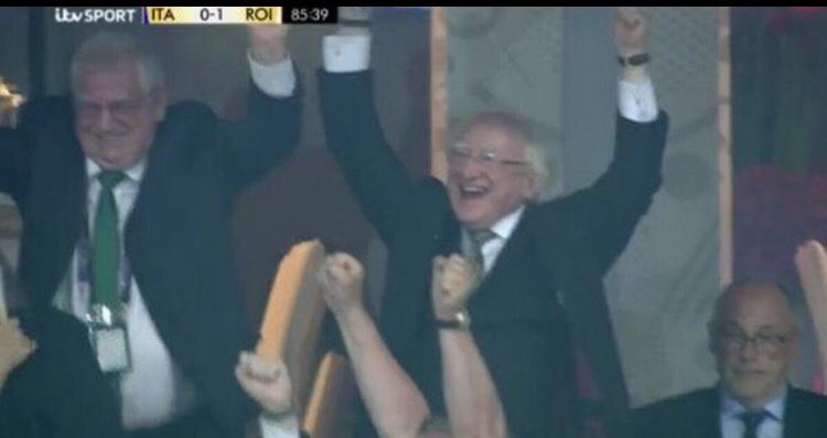 daraclancy01's tweet photo. 6th years who looked at the mock leaks right now #cancelthelc #LeavingCert2020 https://t.co/frhC6XI42N