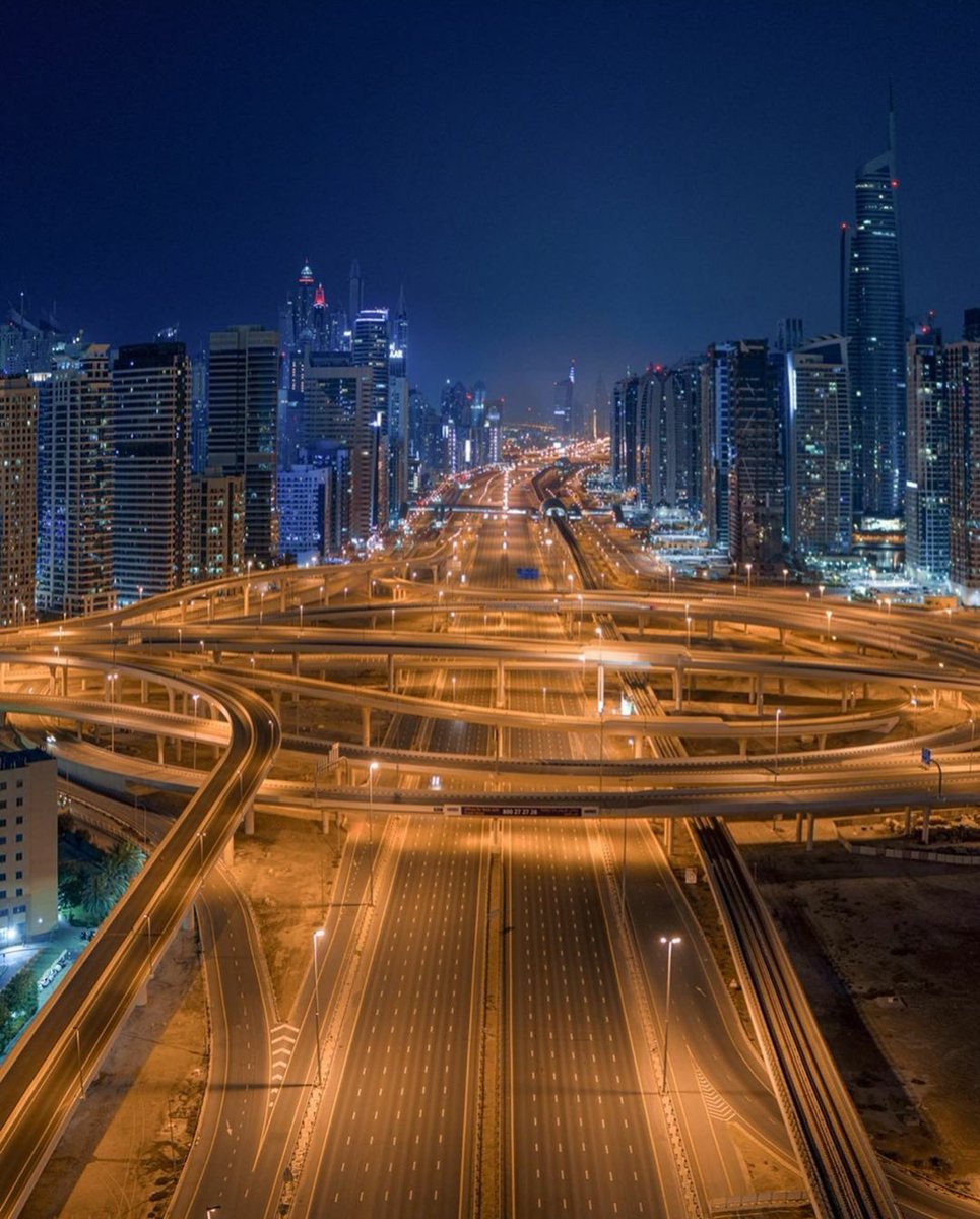 kashif_baig's tweet photo. How Dubai looks during lock down. Beautiful photography by a #Lebanese photographer #Bachir.
#MyDubai #DubaiLockDown #CoronaWillEndSoon #DigitalPhotography https://t.co/7R0IwLJGNd