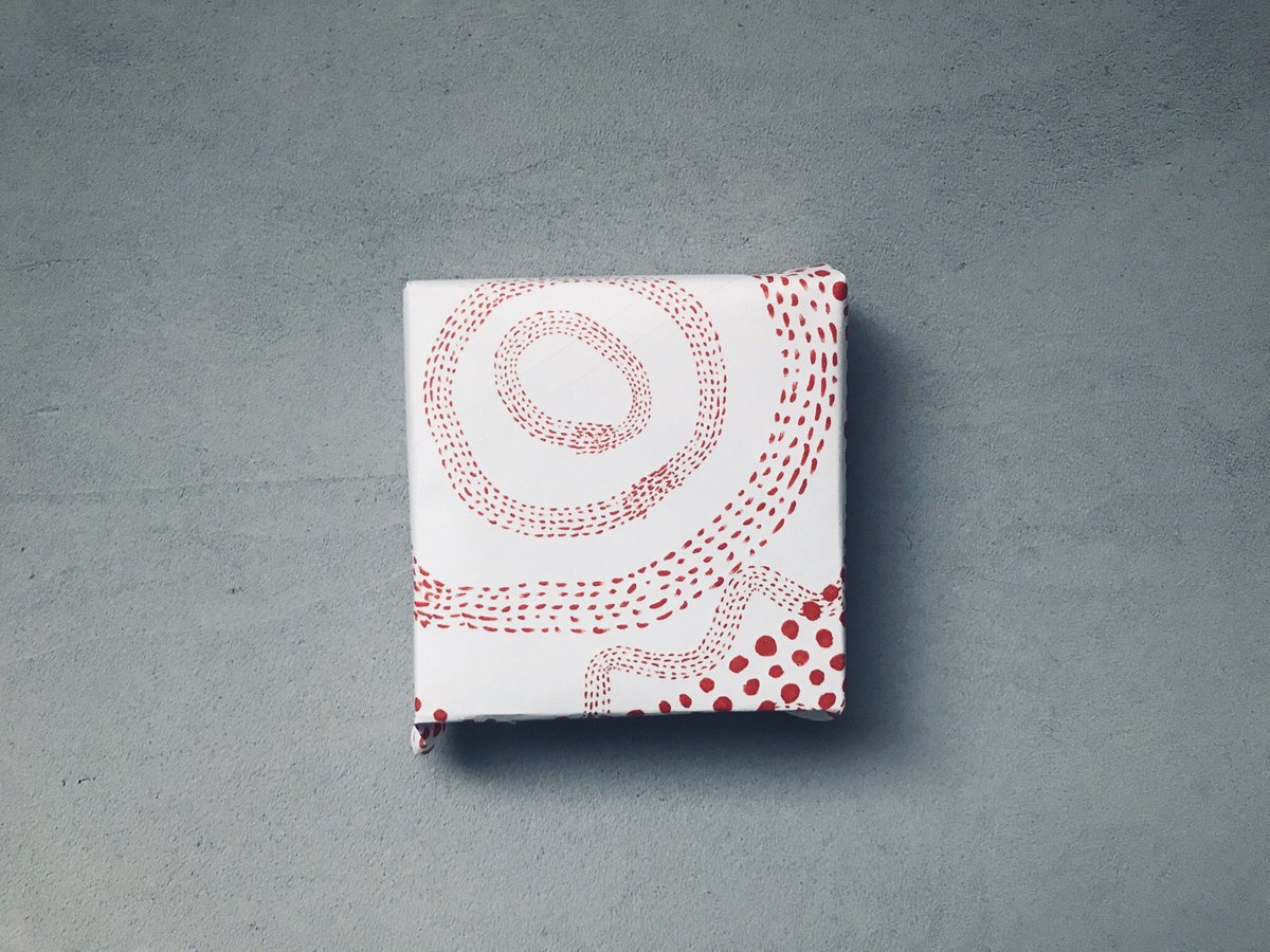 無料のおしゃれ包装紙 Moyo Paper Auf Twitter 赤いドットの手描き包装紙 T Co 6p7pqaucau おしゃれなシンプル包装紙 無料です 自宅のプリンターで印刷して使えます おしゃれな包装紙 適当に包んでも映える包装紙